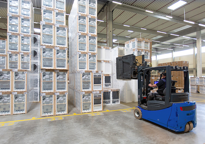 foto Rhenus Warehousing presenta las soluciones de almacenaje más eficientes para el sector de la climatización y la refrigeración.